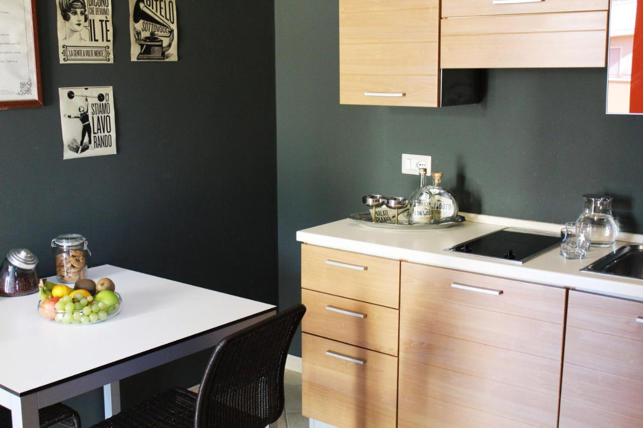 Colonna Rooms & Apartment Трани Екстериор снимка